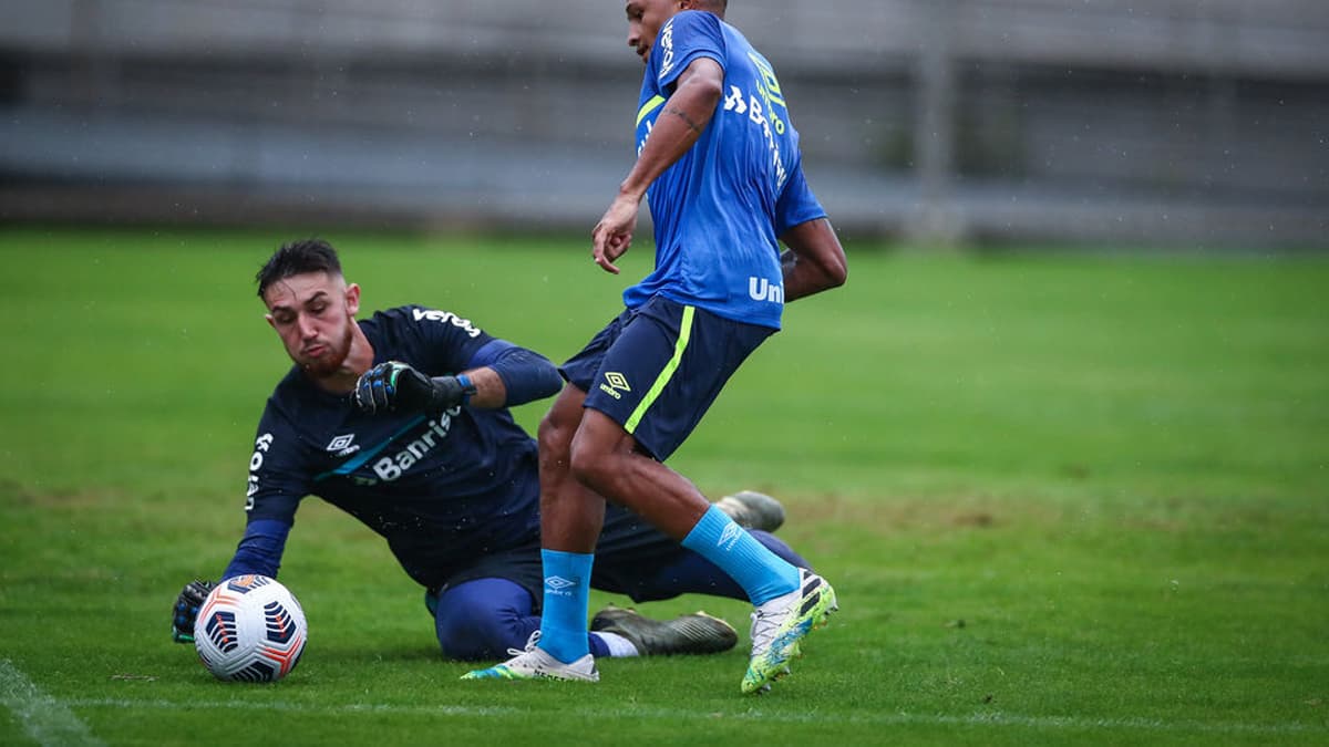 Goleiro Felipe Scheibig pelo Grêmio