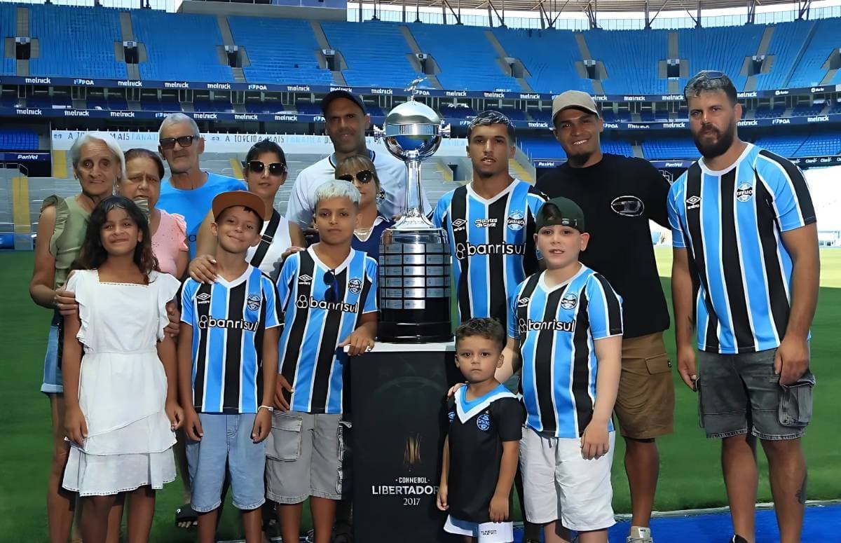 Arezo com família na Arena do Grêmio