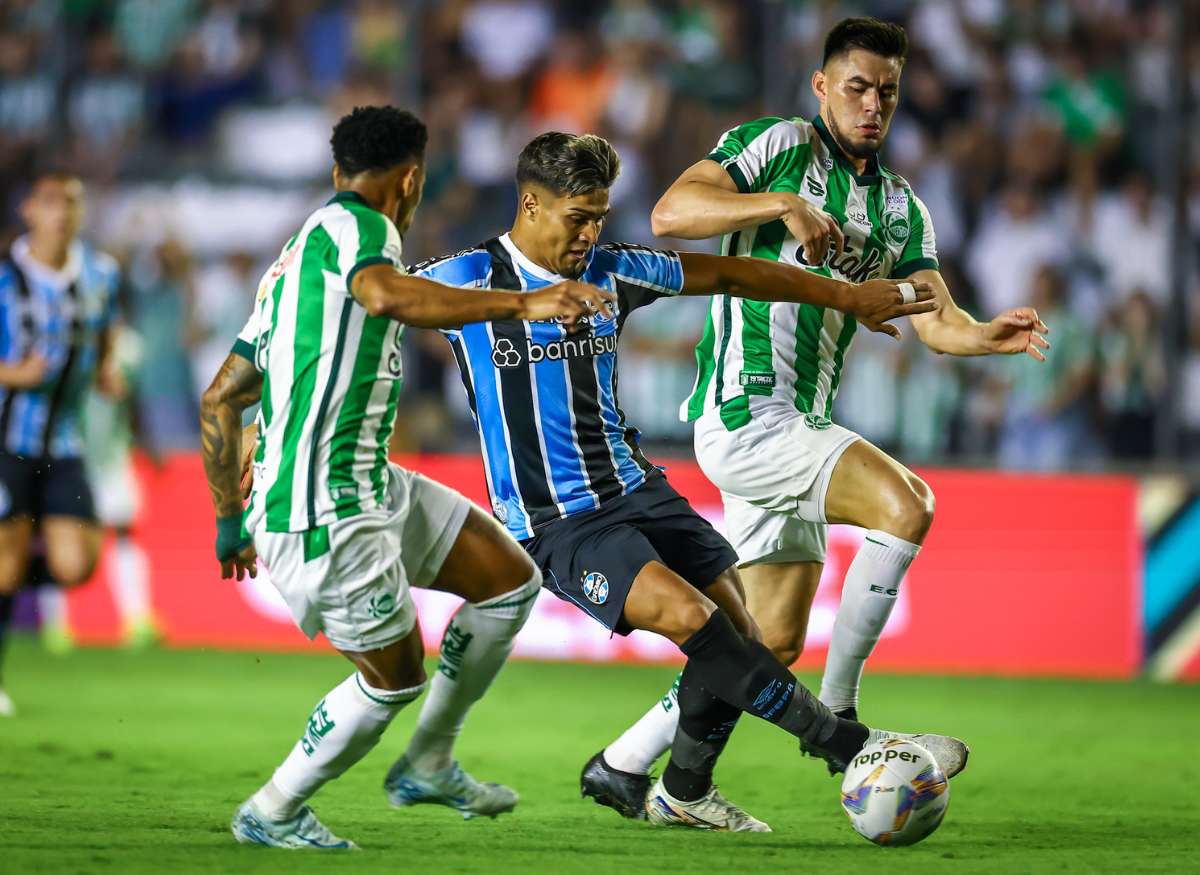 Arezo em jogo do Grêmio contra o Juventude