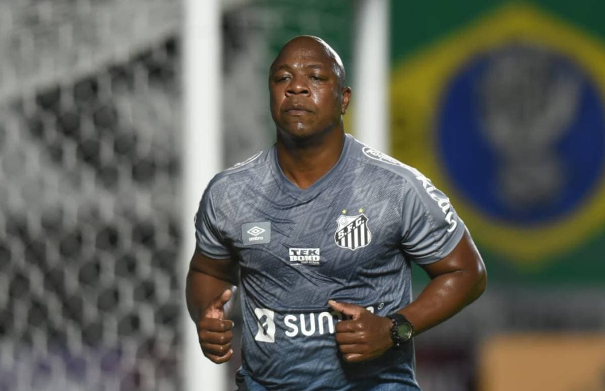 Preparador de goleiros Arzul, ex-Santos, no radar do Grêmio