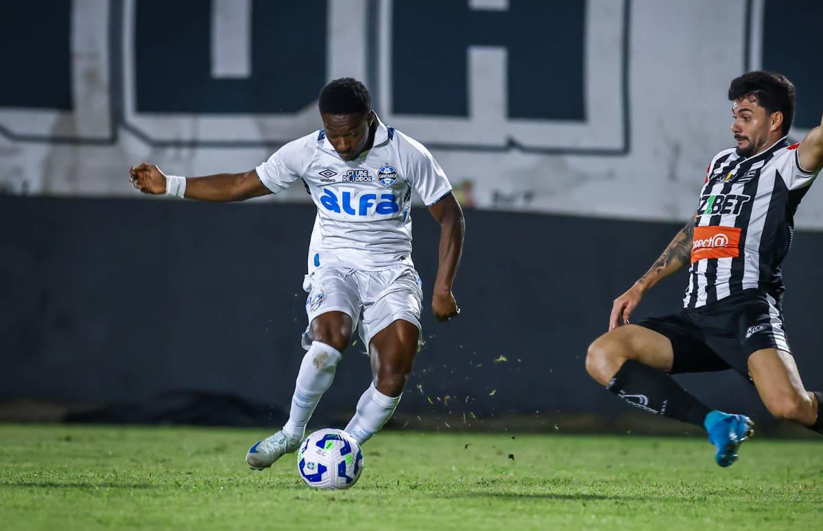 Amuzu pelo Grêmio