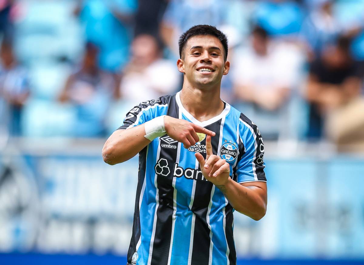 Aravena pelo Grêmio