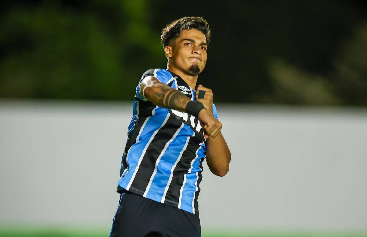 Arezo em jogo do Grêmio