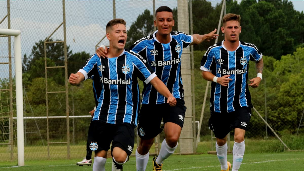 Time de transição do Grêmio encabeça 3ª divisão gaúcha e dá