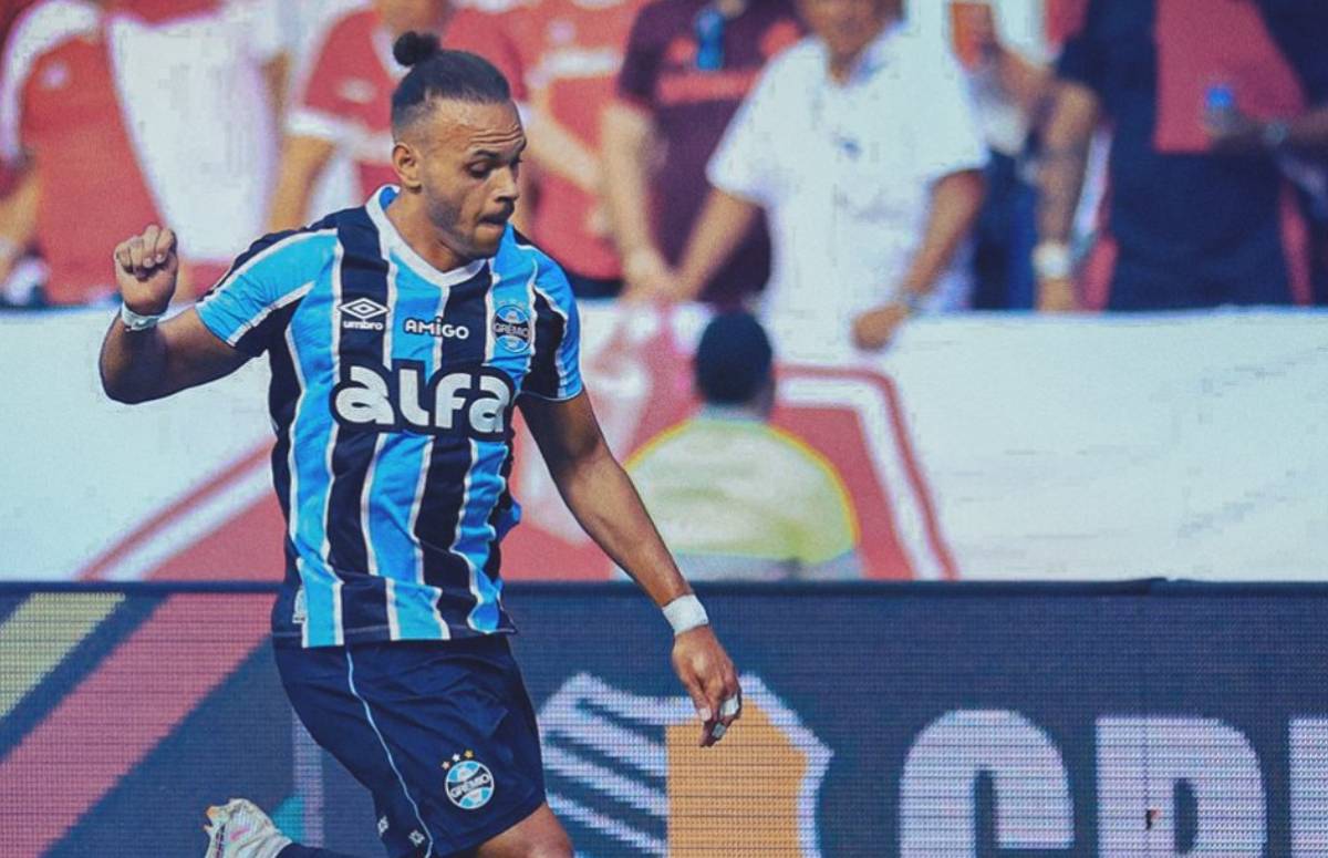 Braithwaite pelo Grêmio em Gre-Nal