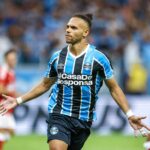 Braithwaite pelo Grêmio