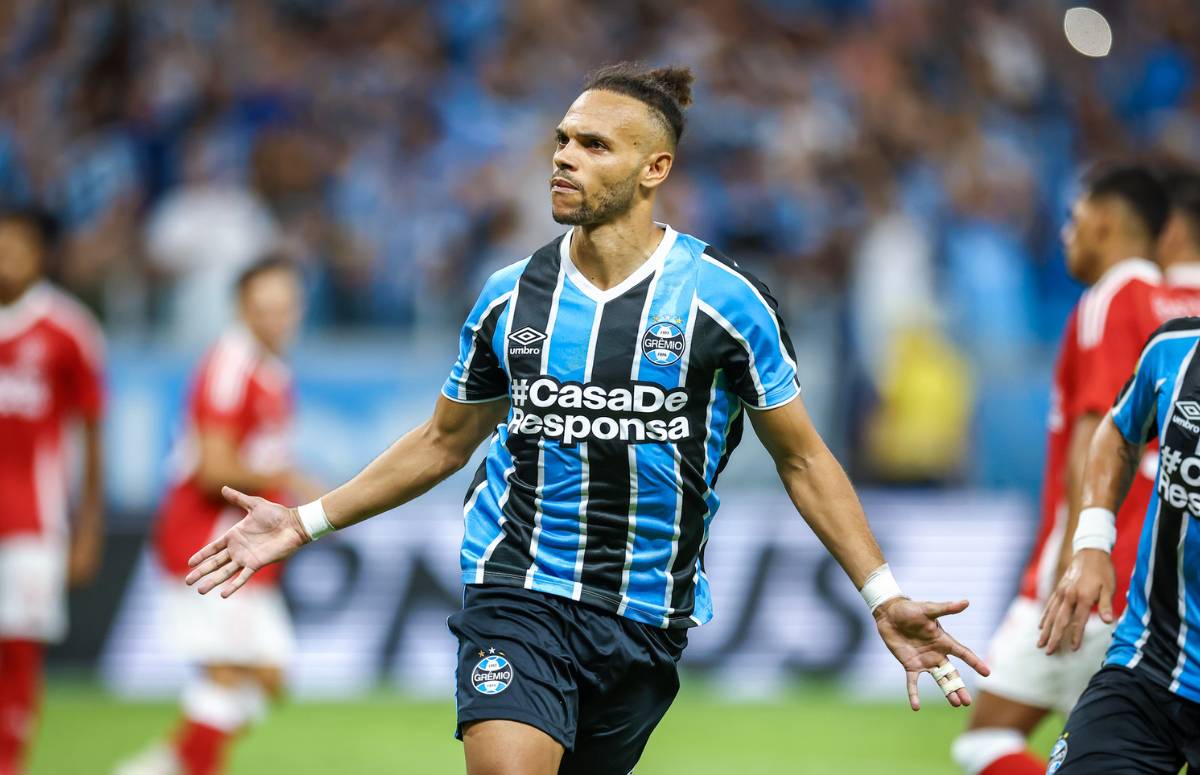 Braithwaite pelo Grêmio