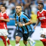 Braithwaite pelo Grêmio