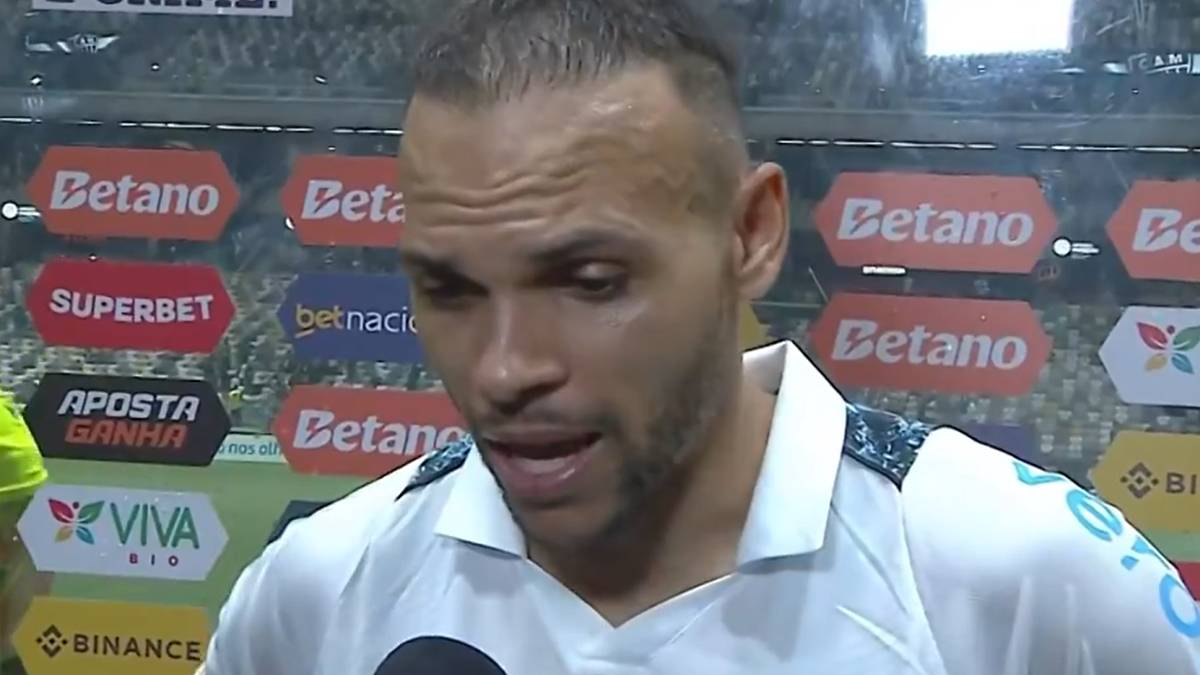 Braithwaite em entrevista no Grêmio