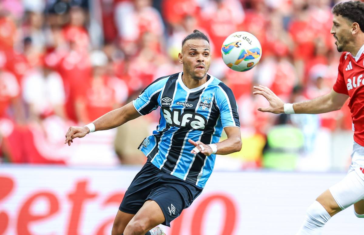 Braithwaite pelo Grêmio no Gre-Nal