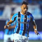 Braithwaite em jogo do Grêmio contra o Brasil de Pelotas