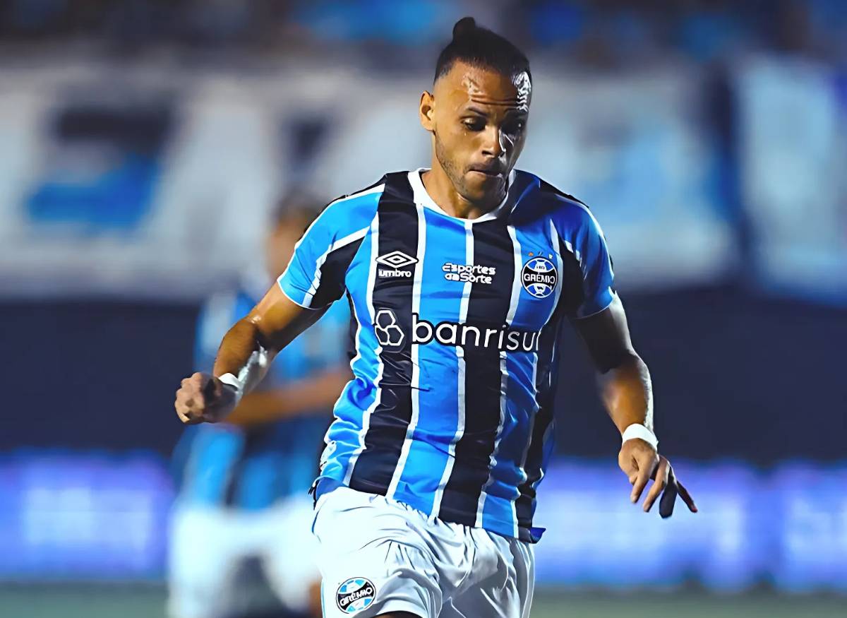 Braithwaite em jogo do Grêmio contra o Brasil de Pelotas