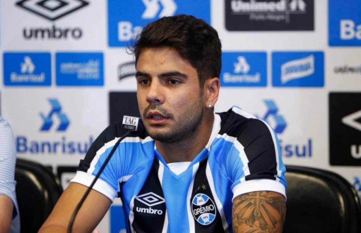 Centroavante Henrique Almeida, ex-Grêmio