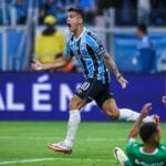 Cristaldo comemora gol do Grêmio contra o Juventude