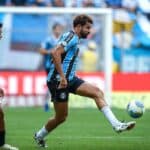 Diego Costa em jogo do Grêmio contra o Corinthians