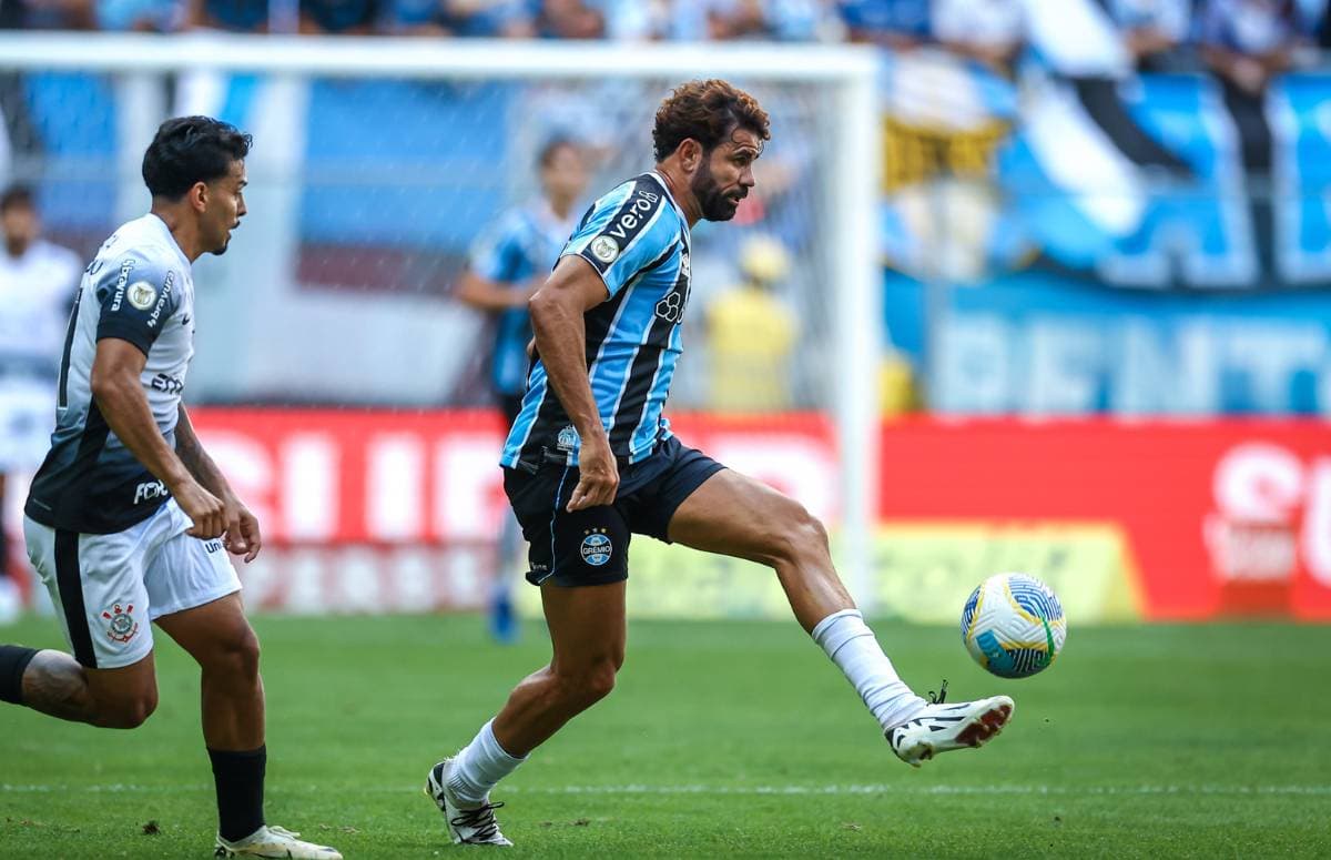 Diego Costa em jogo do Grêmio contra o Corinthians