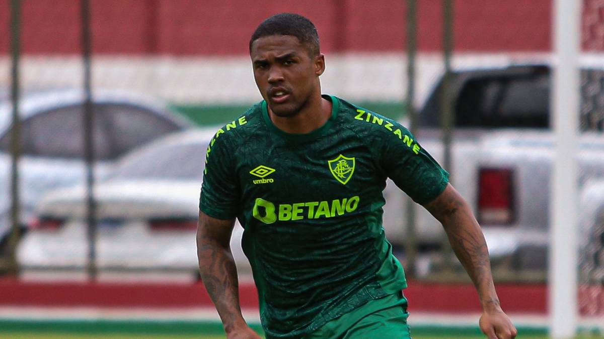 Douglas Costa pelo Fluminense