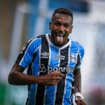 Edenílson pelo Grêmio