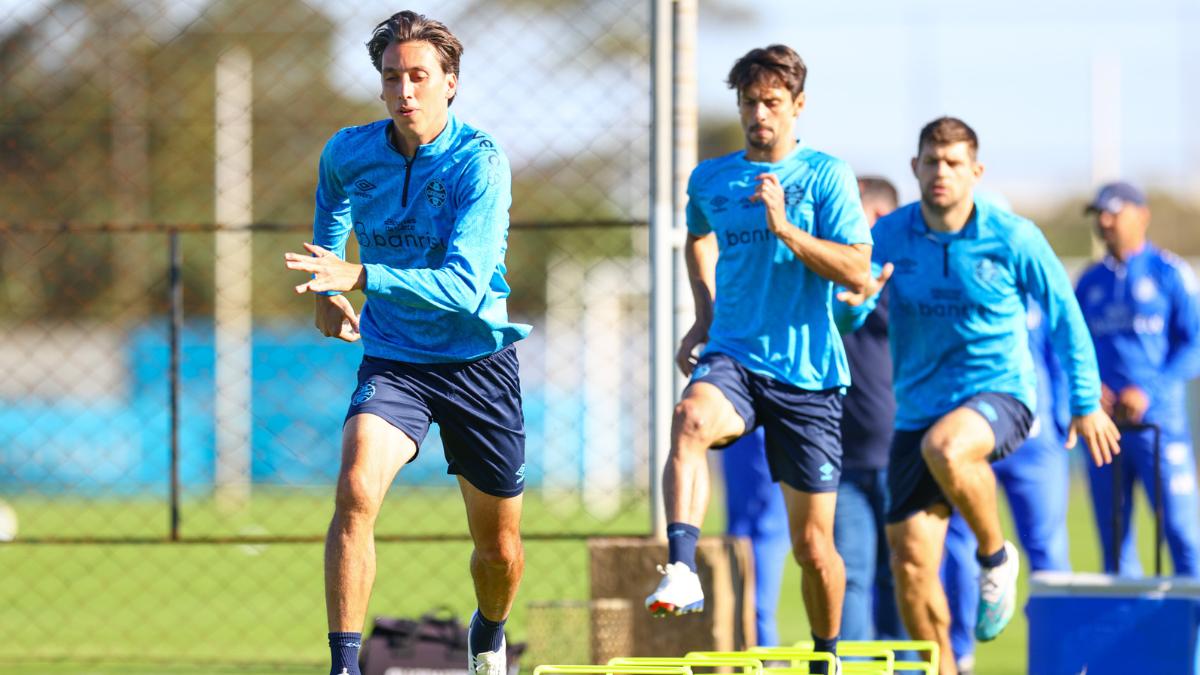 Geromel e Rodrigo Caio pelo Grêmio