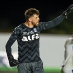 Tiago Volpi em jogo do Grêmio