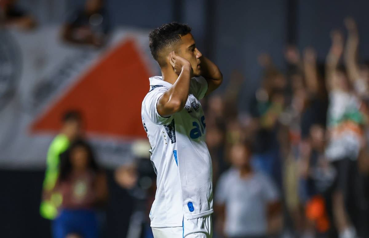 Gustavo Martins pelo Grêmio