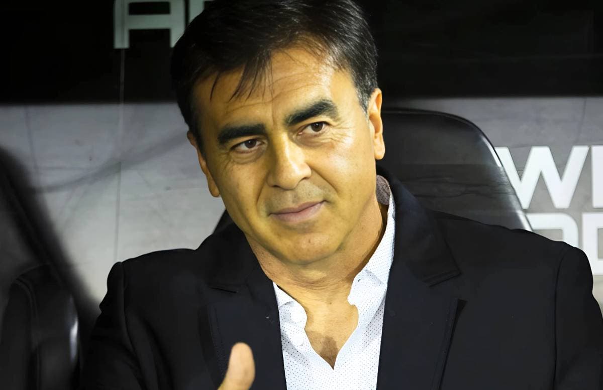 Técnico Gustavo Quinteros, do Grêmio