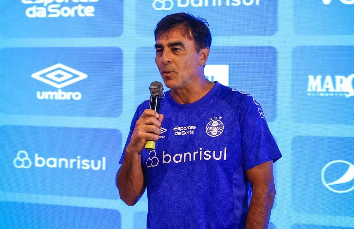 Técnico Gustavo Quinteros, do Grêmio