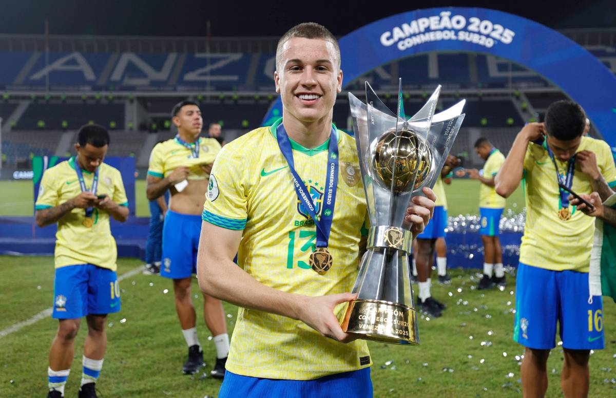 Igor Serrote, do Grêmio, pela Seleção Brasileira