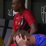 Jogador do Athletico-PR lamentam rebaixamento