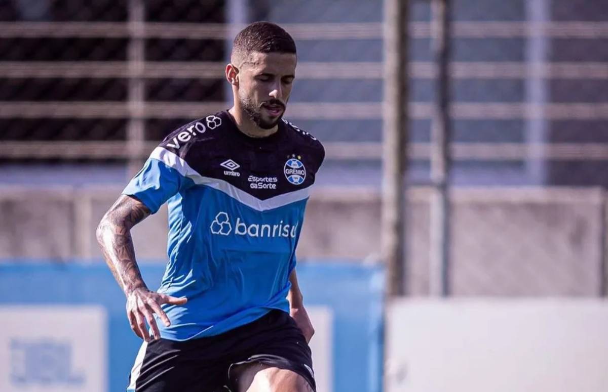 Kevin Oliveira pelo Grêmio