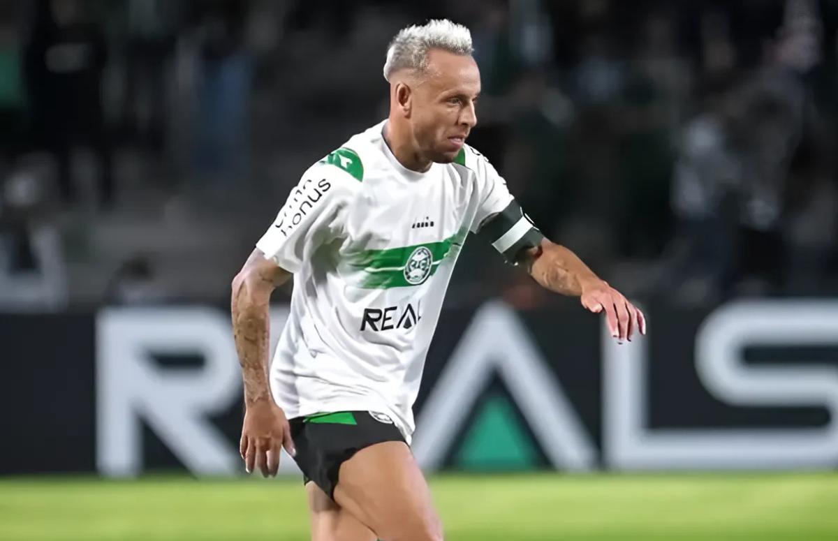 Rafinha, ex-Grêmio, pelo Coritiba