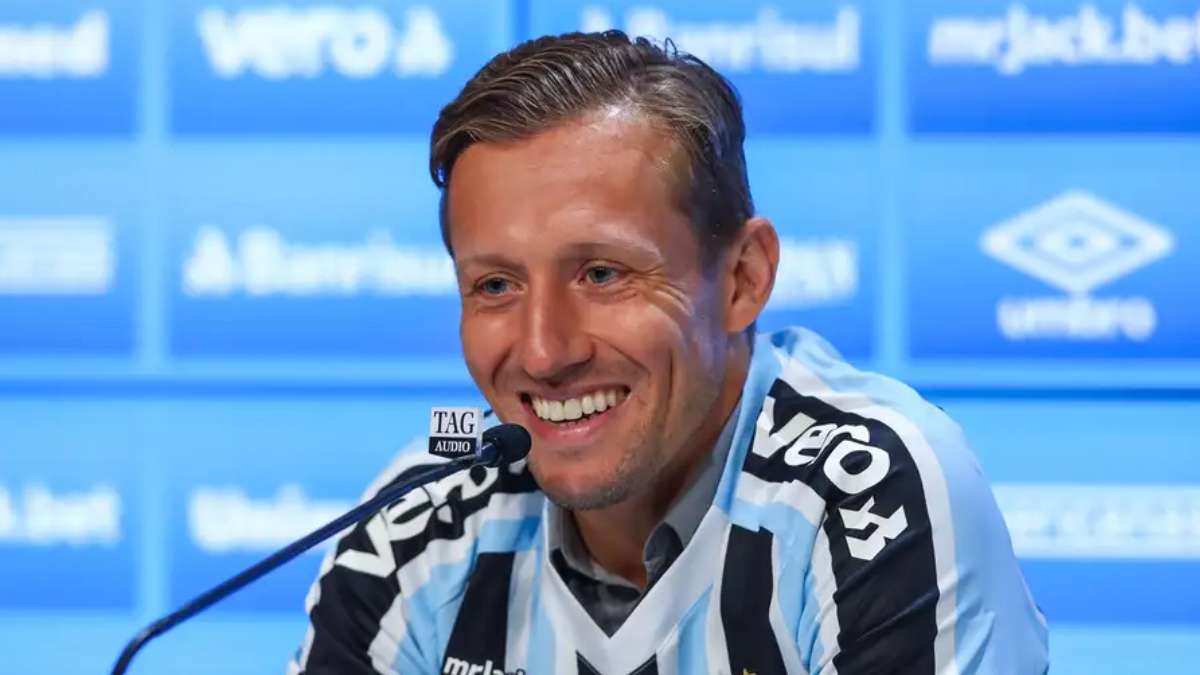 Lucas Leiva, ex-Grêmio