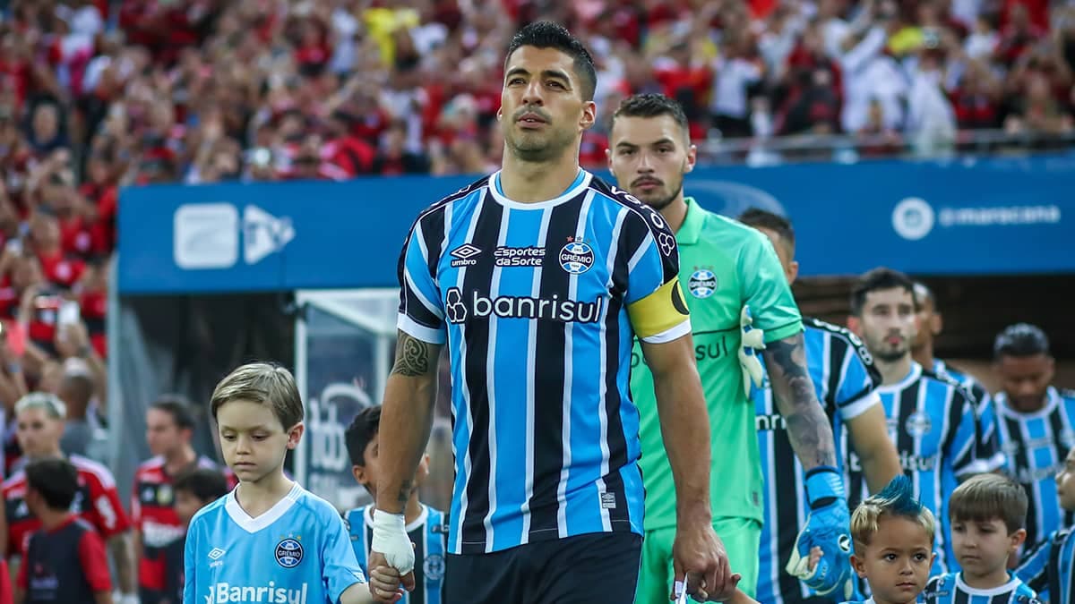 Presidente Do Grêmio Fala Sobre Saída De Suárez E Dispara Insubstituível