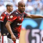 Lucas Moura em jogo contra o Grêmio