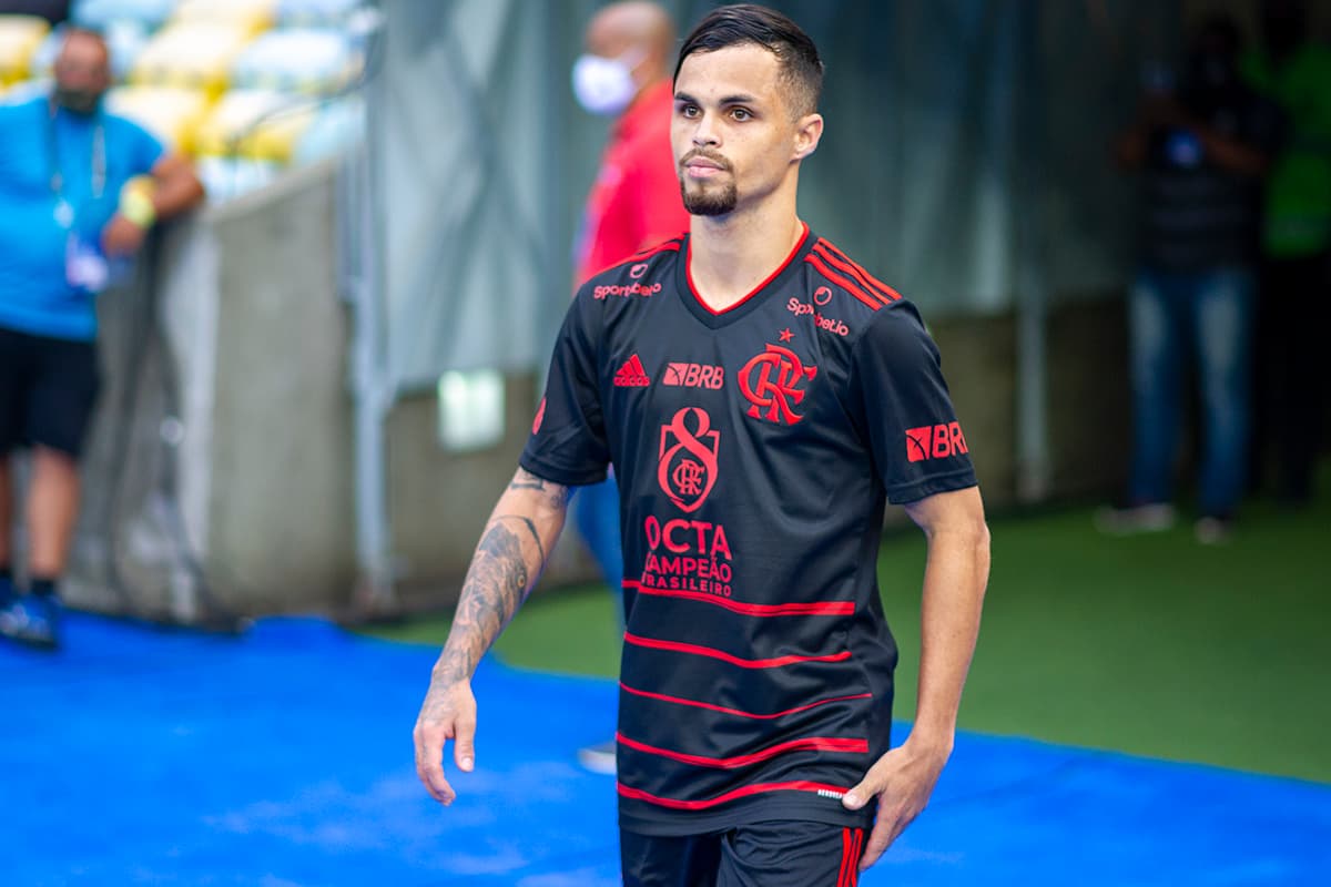 Michael, ex-Flamengo, entra na mira do Palmeiras