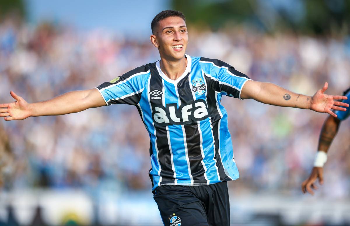 Monsalve comemora gol pelo Grêmio