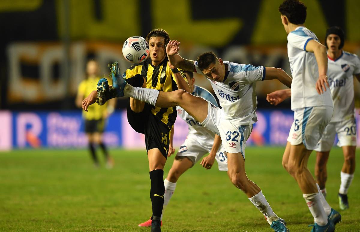 Nacional x Peñarol desejam disputar o Gauchão com Grêmio e Inter