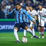 Reinaldo pelo Grêmio