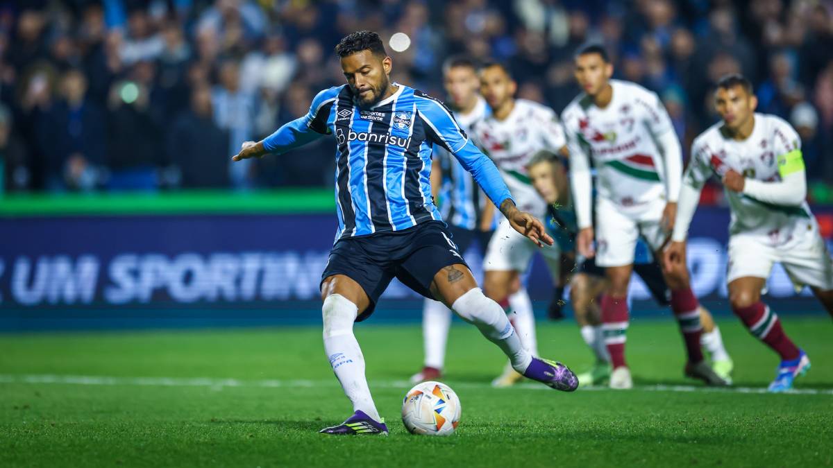 Reinaldo pelo Grêmio