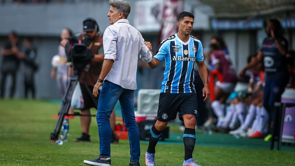 Grêmio fatura alto com venda de camisas autografadas por Luis Suárez; veja  valores