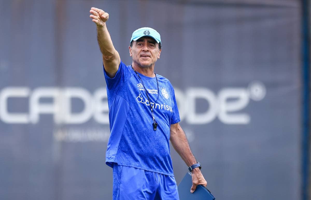 Técnico Gustavo Quinteros, do Grêmio