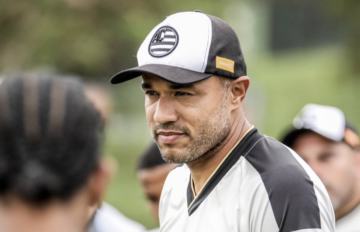 Técnico Roger Silva, do Athletic, adversário do Grêmio na Copa do Brasil