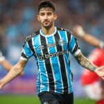 Villasanti comemora gol pelo Grêmio