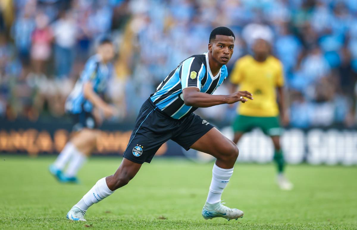 Volante Kaick pelo Grêmio