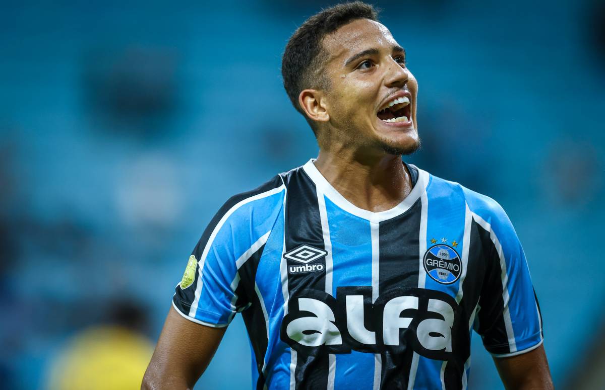 Gustavo Martins pelo Grêmio