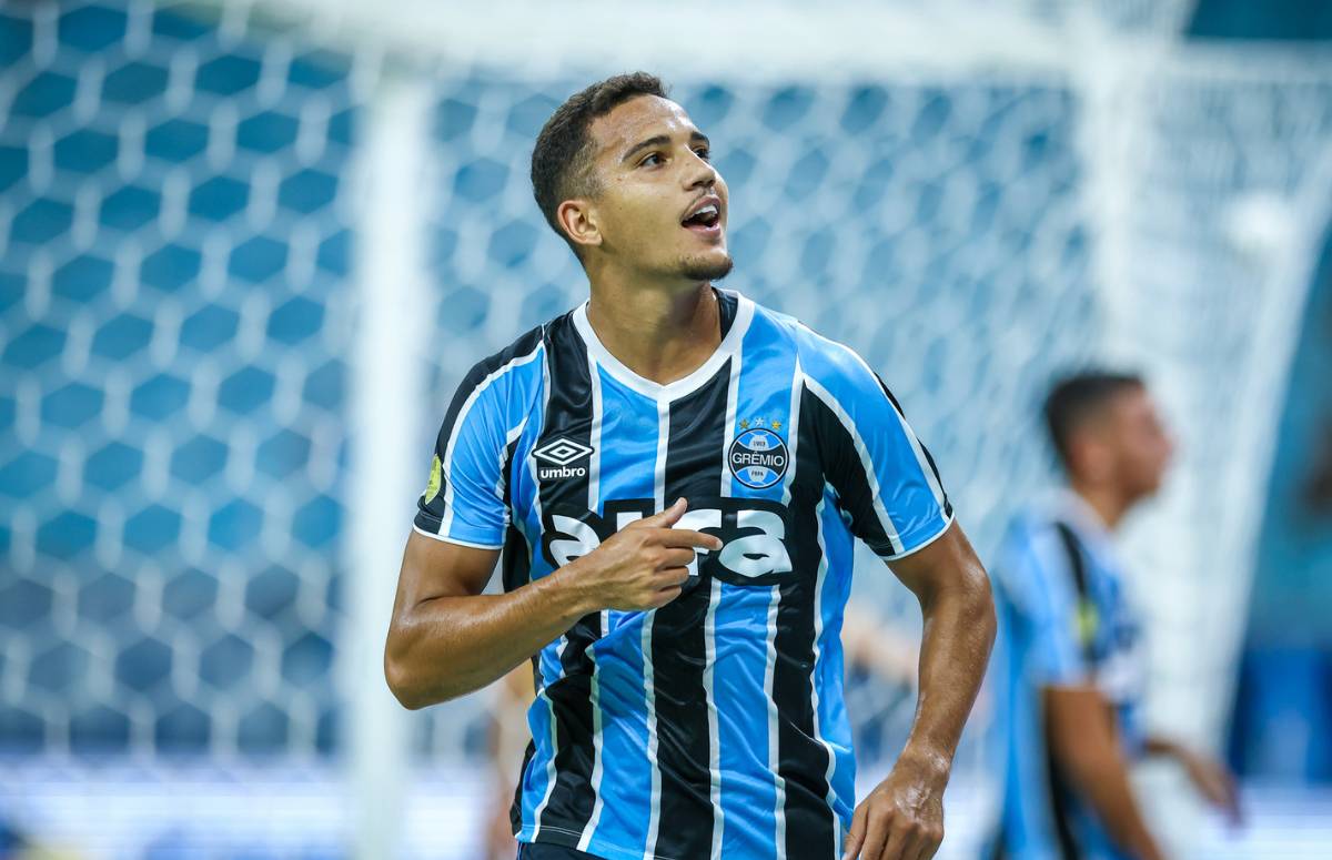 Gustavo Martins pelo Grêmio