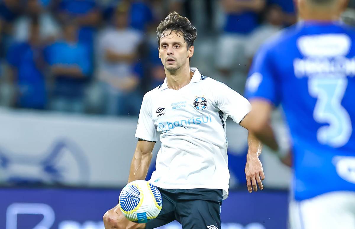 Rodrigo Caio pelo Grêmio