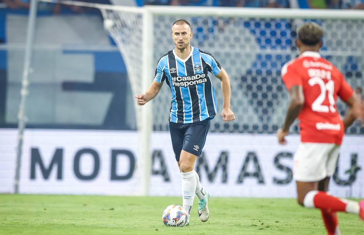 Rodrigo Ely pelo Grêmio