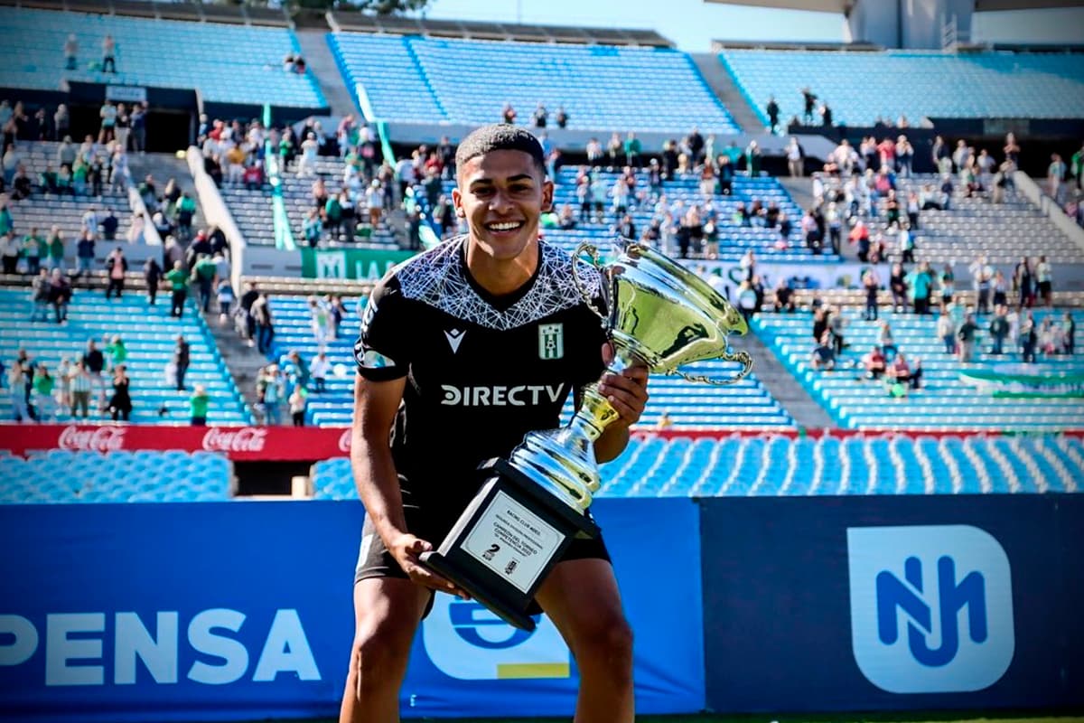 Reforço do Grêmio, Suárez comenta em publicação do Vasco desejando